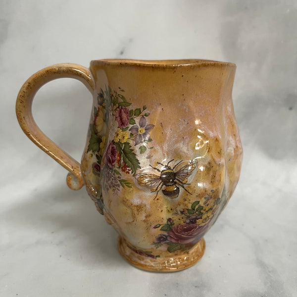 AM7 Handcrafted Ceramic Mug with Bee in Flower Garden Design