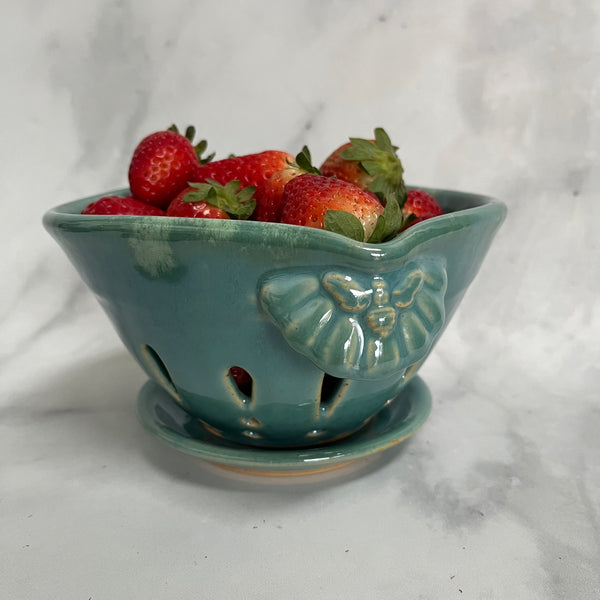 BB6 Berry Bowl - Blue Heart Shaped with Bee Handle