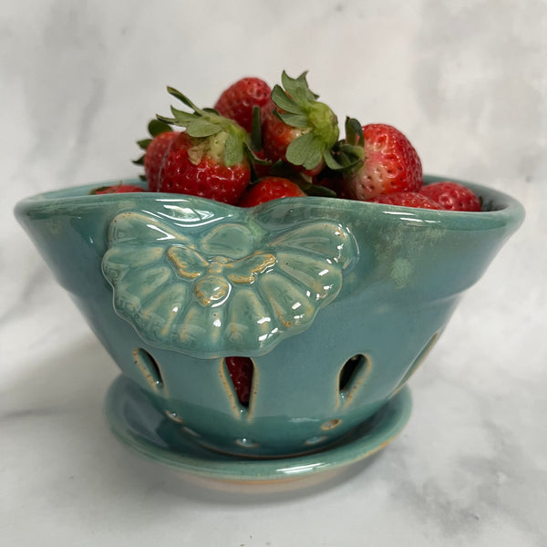 BB6 Berry Bowl - Blue Heart Shaped with Bee Handle