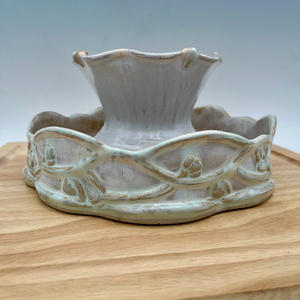 CS4 Cake Stand with Bees Handcrafted Pottery Ceramic Cake Plate for Celebrations